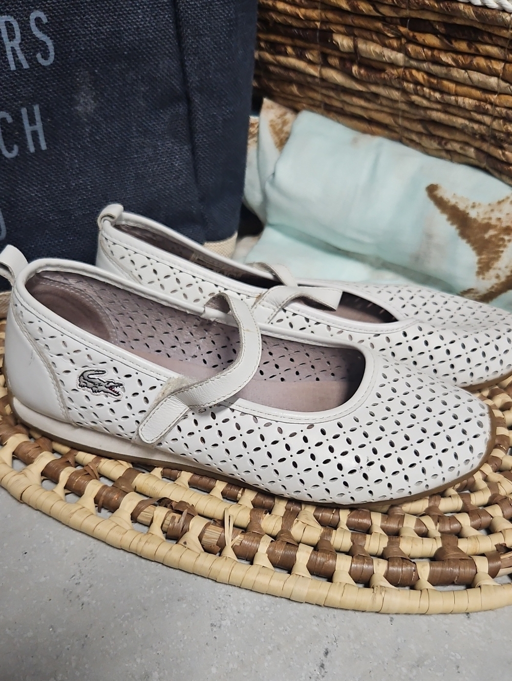 Womens Lacoste Antibes Flower Mary Jane Flats Size 7.5 White